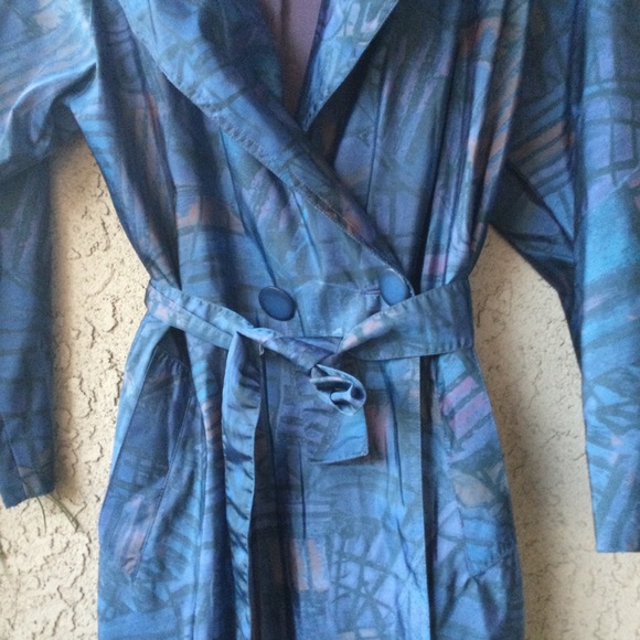 Portrait lined raincoat - Picture 3 of 4